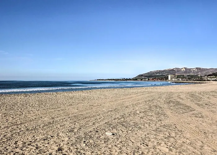 Walk To Ventura Beach: Comfy Home W/ Ocean Views